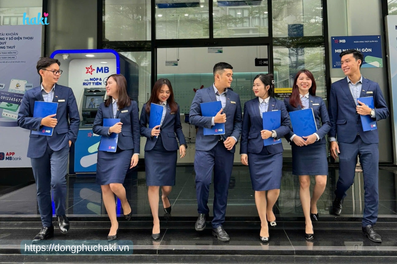 đồng phục Haki