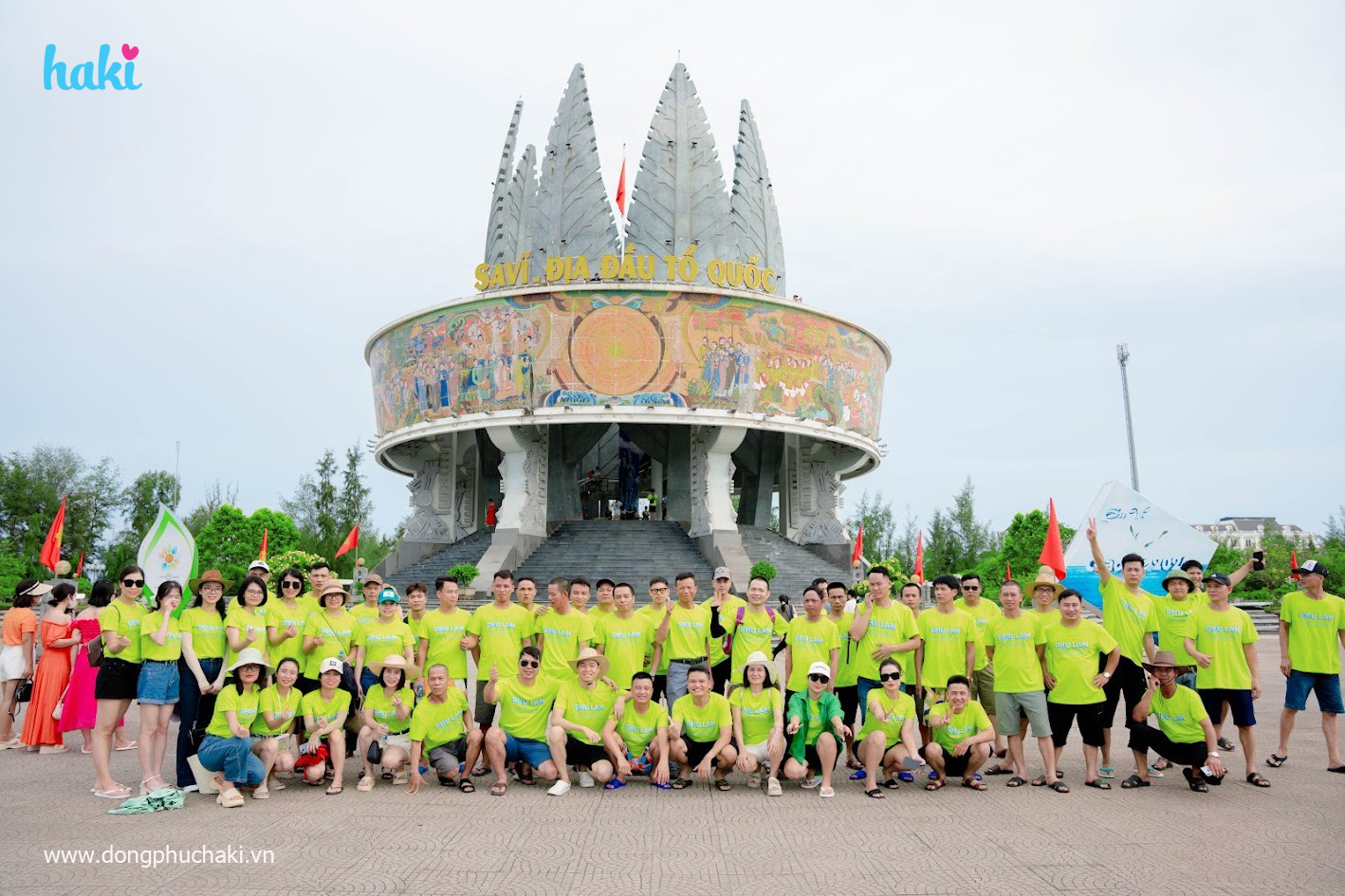 ao dong phuc team building