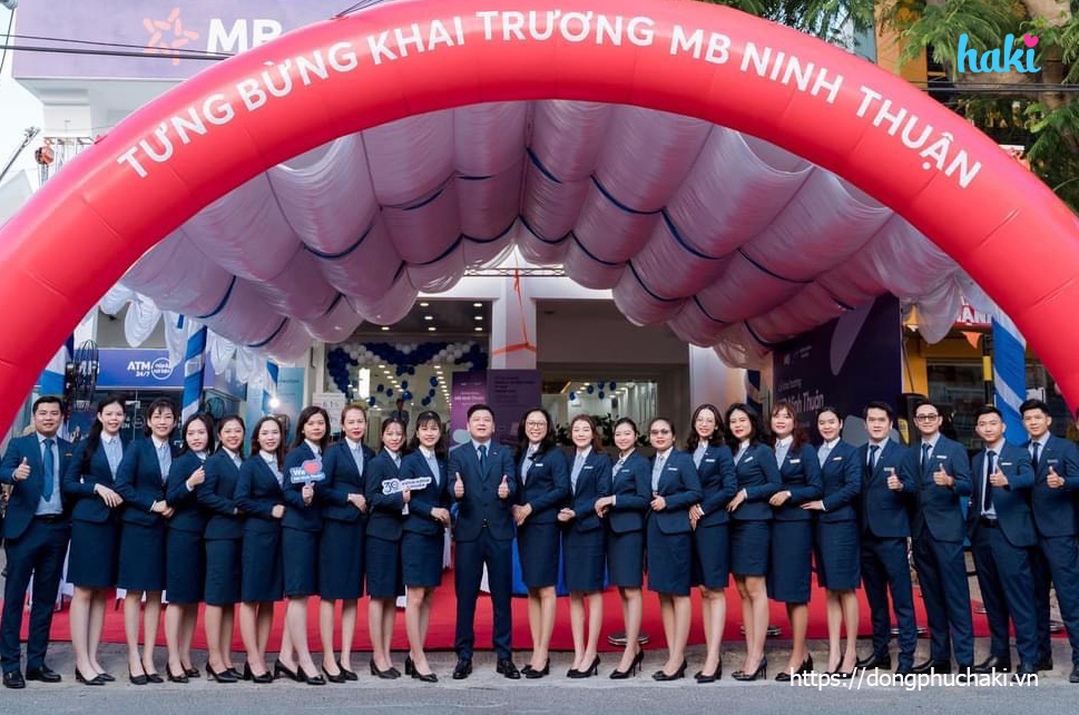 đồng phục ngân hàng MBank