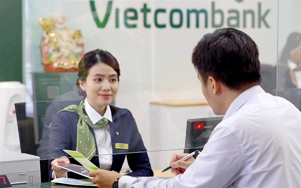đồng phục ngân hàng Vietcombank