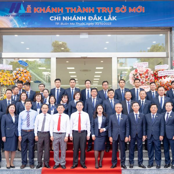 đồng phục ngân hàng Sacombank