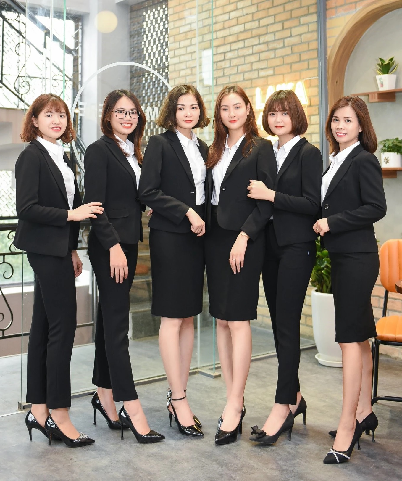 vest đồng phục nữ đen